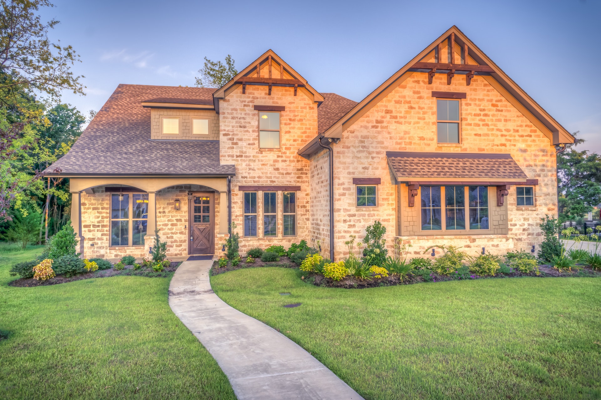 What Curb Appeal Means When Selling a Home